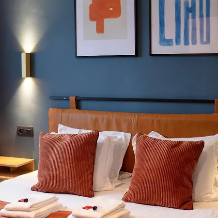 Otel Gillis Eight By Romy&travis Brugge