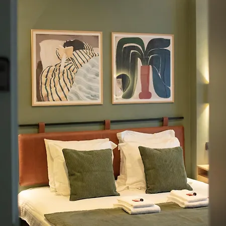 Otel Gillis Eight By Romy&travis Brugge