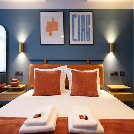 Gillis Eight By Romy&travis Otel