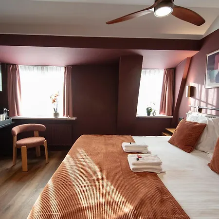 Gillis Eight By Romy&travis Hotel